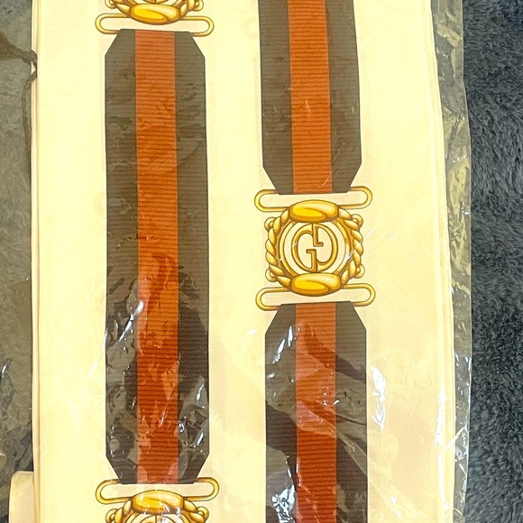 Authentic-New with Tags- Gucci printed scarf - Picture 2 of 5